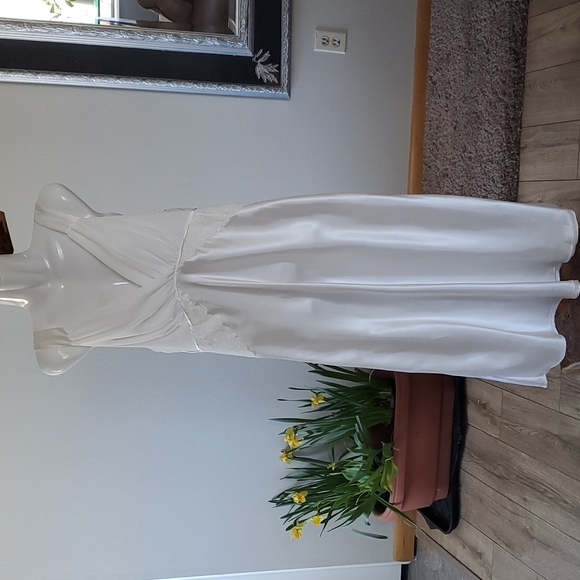 Jones New York night gown.Large. - Picture 2 of 8